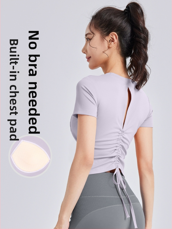 Moterų jogos marškinėliai su krūties pagalvėlėmis, trumpomis rankovėmis, raišteliai, siauras kirpimas, kvėpuojantis (Kvėpuojantis • Poliesteris + Spandeksas • 82.5% + 17.5% • Trumpomis rankovėmis • Siauras kirpimas)