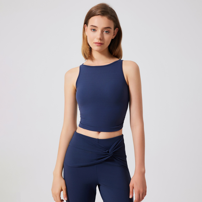 Moteriška be petnešių nailoninė sportinė liemenėlė jogai ir bėgiojimui, pilnai formuoti puodeliai, 78% nailonas, įmontuoti įdėklai, drėgmės valdymas, kvėpavimas