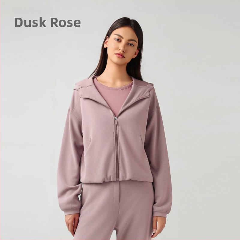 Női kapucnis cipzáros pulóver, lazán szabott, futáshoz és edzéshez, őszi-téli szezon; pamutkeverék anyag 52% poliészter; belső bélés pamut.