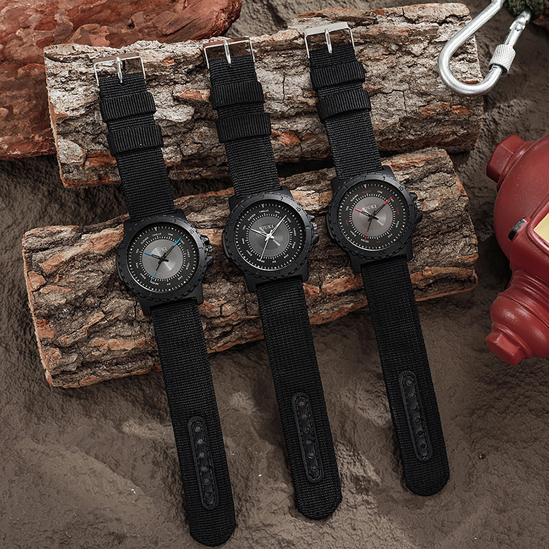 Välispordikell roostevabast terasest rihmaga, kvartsliikumine (68), korpus segust, veekindlus puudub