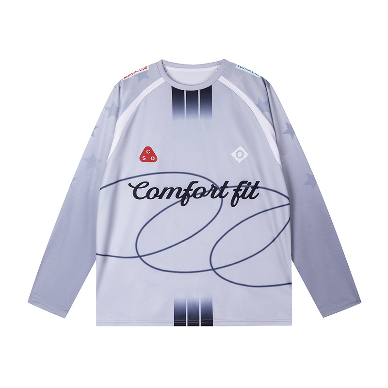 Дълъг ръкав спортна тениска, кръгло деколте, 100% полиестер, дишаща и антибактериална, влаготвеждаща, буквен принт в дизайн с цветни блокове