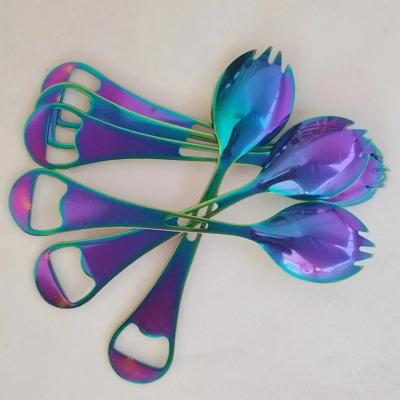 Trys viename nerūdijančio plieno šaukštas su šakute ir butelių atidarytuvu lauko naudai; 316 nerūdijantis plienas; vandens poliravimas; lazeriu graviruotas logotipas