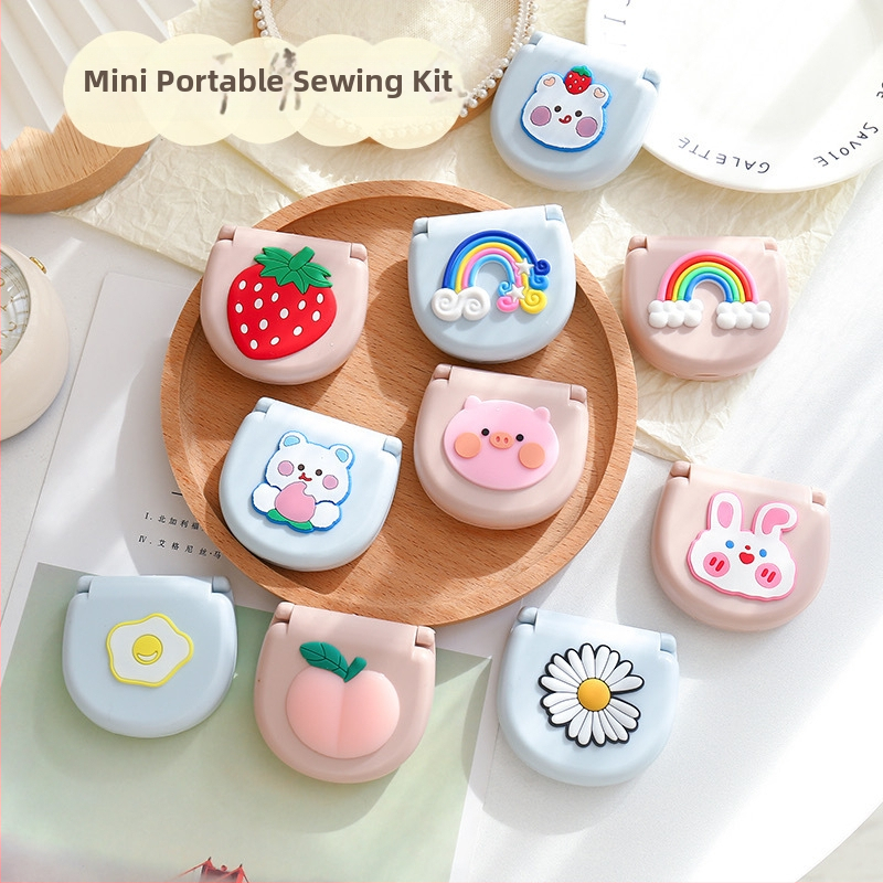 Roztomilá mini šijací box s karikatúrnym motívom – prenosný šijací set pre domov aj na výlety