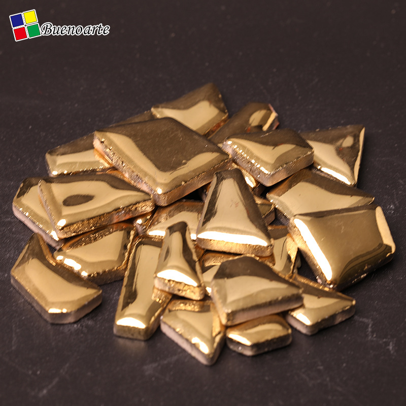 Kézzel készített kerámia mozaik töredékek – szabálytalan formák, mázas felület, mozaik technika