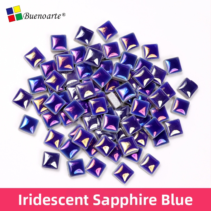 Rankų darbo keraminiai mozaikos fragmentai, nereguliarios formos, glazūruotas paviršius