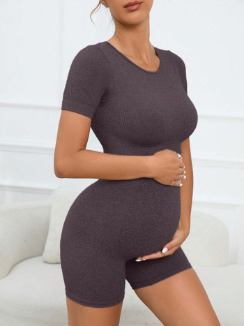 Комплект за бременни за йога: къс ръкав, безшевна плетена тъкан, дишащ и бързосъхнещ, шорти; състав: 65% нейлон, 25% полиестер, 10% спандекс
