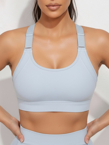 Moteriškas Lycra sportinis liemenėlis, formuotos 3/4 taurės, fiksuotos dvigubos petnešos, užpakalinė trijų eilių sagtis, kvėpuojantis audinys