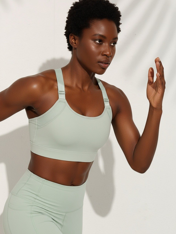 Moteriškas Lycra sportinis liemenėlis, formuotos 3/4 taurės, fiksuotos dvigubos petnešos, užpakalinė trijų eilių sagtis, kvėpuojantis audinys