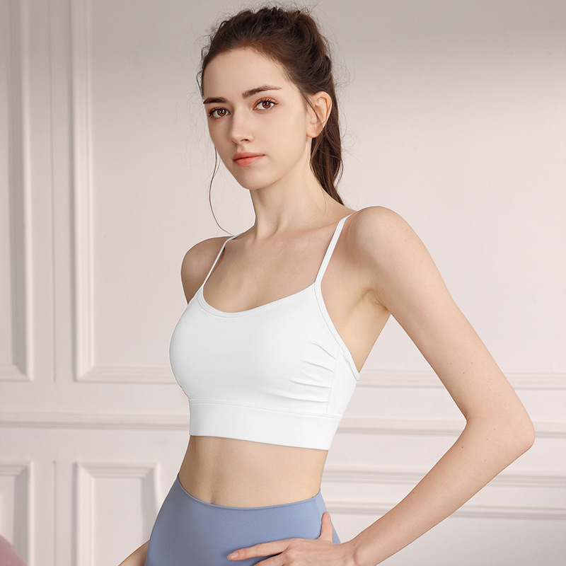 Vienos dalies nugaros sportinis liemenėlis su pilnais puodeliais ir plonais formuojamais puodeliais, fiksuotos dvigubos petnešos, nailoninis audinys (77%), tinkamas vasarai ir pavasariui