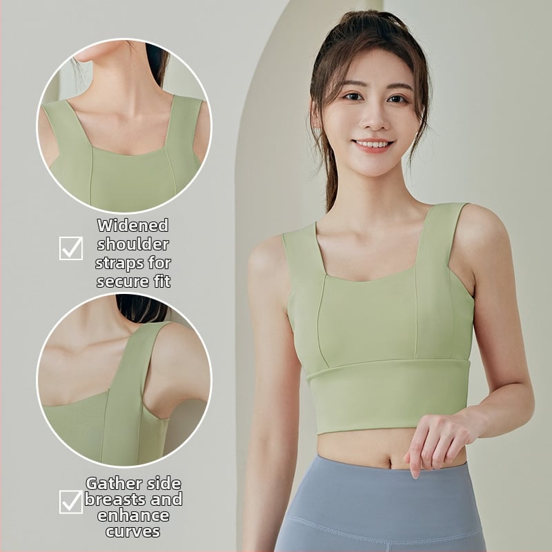 Platus pečių sportinis liemenėlė bėgimui, fitnesui ir jogai; formuoti pilni puodeliai; fiksuotos dvigubo petnešos; be plieno žiedų; Audinys: 82.5% poliesteris, 17.5% spandeksas; pamušalas: spandeksas.