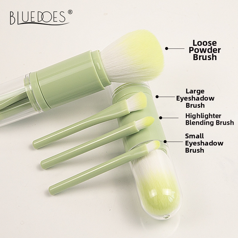 Četri vienā makijažas otu komplekts ar izstiepjamu mehānismu, pārnēsājams un daudzfunkcionāls; sintētiskas šķiedras, iepakots kastē.