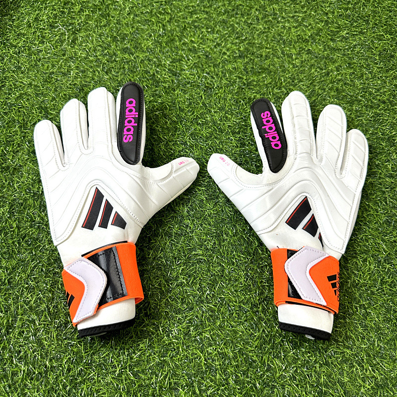 Futbola vārtsarga cimdi ar siksnām, latekss, Miketon, universāli, nodilumizturīgi