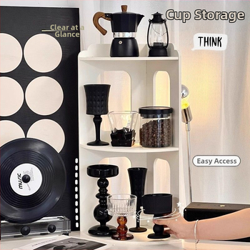 Kampinis stalo laikiklis su kelių lygių lentynomis – dirbtinė plokštė, šiuolaikiškas minimalistinis stilius, užsakymo pavyzdžiai, nereikalauja montavimo