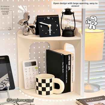 Kampinis stalo laikiklis su kelių lygių lentynomis – dirbtinė plokštė, šiuolaikiškas minimalistinis stilius, užsakymo pavyzdžiai, nereikalauja montavimo