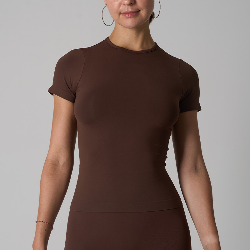 Moteriški be siūlių sportiniai marškinėliai su apvaliu kaklu, kvėpuojantis nailono mezginys, trumpomis rankovėmis, 82% nailonas, visiems sezonams