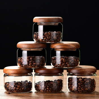 Borosilikatinio stiklo cukraus indas su mediniu dangteliu, cilindrinė forma, talpa 301–500 ml, mikrobangoms tinkama