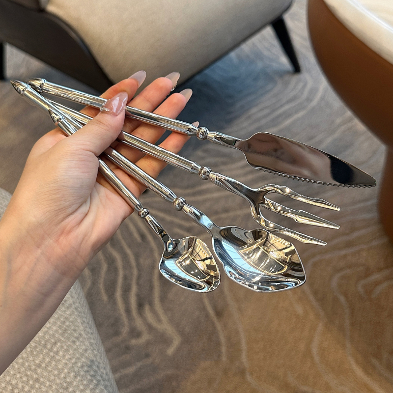 LEKEJA set pribora za jelo od 304 nehrđajućeg čelika s oglednim poliranjem, ručno izrađen