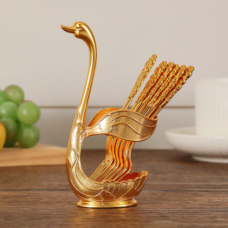 Swan set pribora za jelo — nož, vilica, žlica; cinkova legura; nordijski stil, otmjen uzorak; pakiranje: set; premium kvaliteta