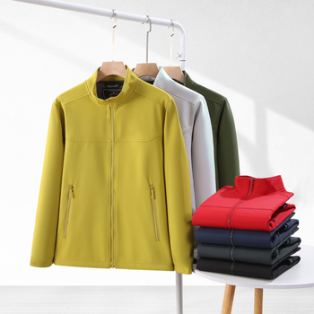 Softshell kabát kültéri viseletre, uniszex kardigán-stílus (poliészter anyag, vízálló, szélálló, lélegző, gyorsan száradó)