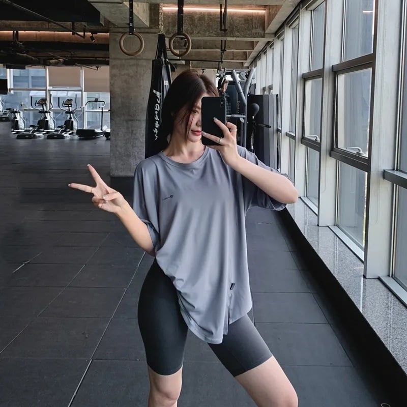 Комплект за фитнес йога – къс ръкав пуловер топ + леггинги, бързосъхнеща полиестерова материя 95%, лято 2025