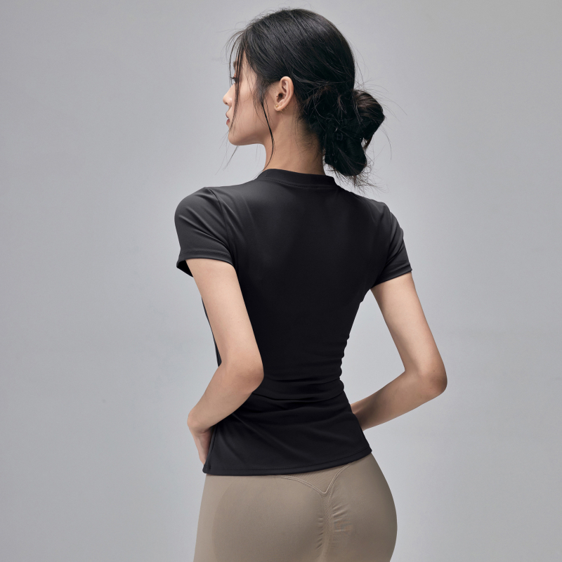 Jogos treniruočių marškinėliai – drėgmės pašalinimas, siauras kirpimas, juosmens ilgis, nailono audinys