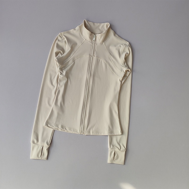 Moterų jogos striukė - ilgos rankovės, liesas kirpimas, klubų ilgis, greitai džiūstanti medžiaga, poliesterio 80% ir spandekso 20%