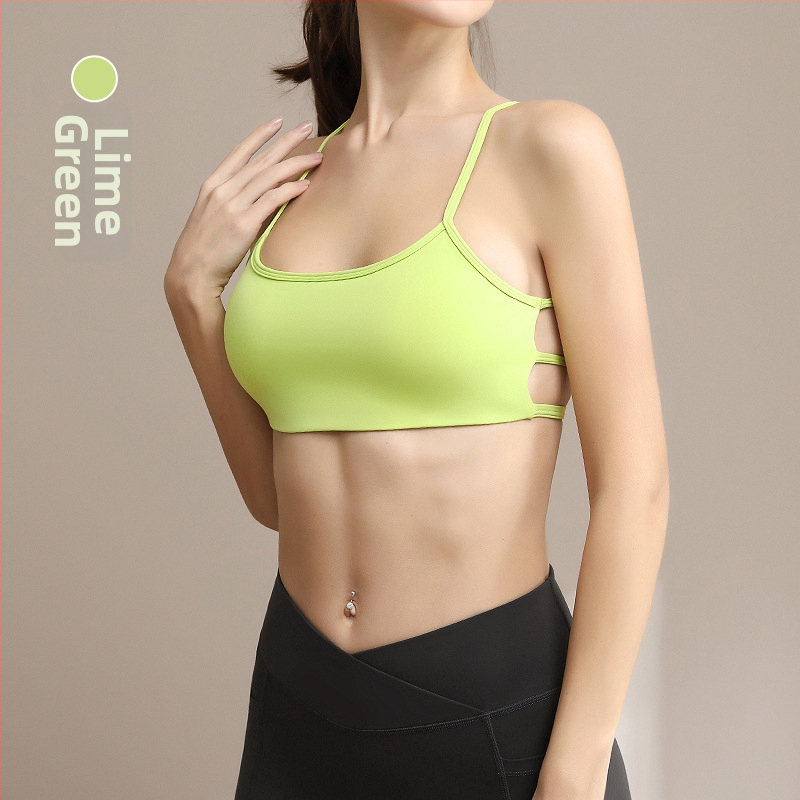 Jogos viršelis su kryžminėmis pečių juostomis, formuoti krūtinės puodeliai, vienos dalies dizainas; pagrindinis audinys: nailonas 75% / įdėklas: spandeksas 25%; fiksuotos dvigubos petnelės