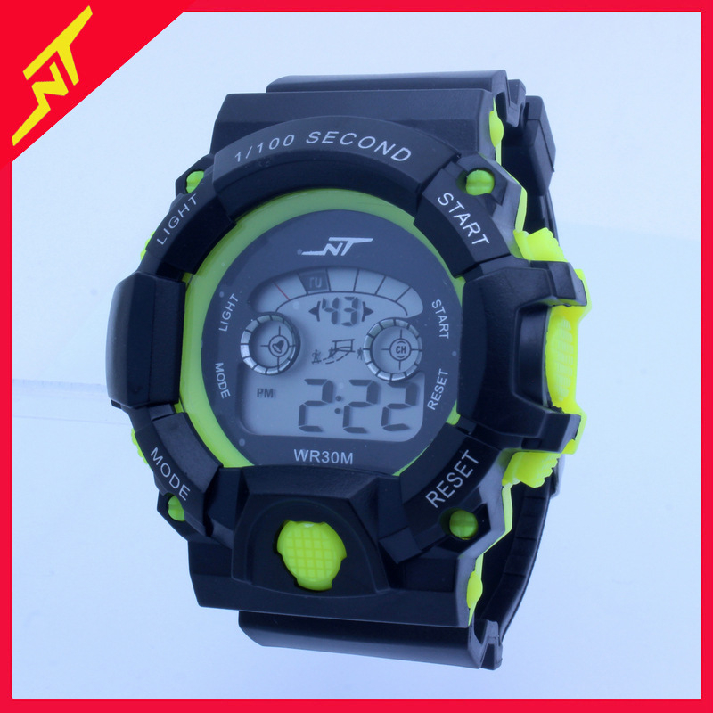 Vīriešu elektroniskais pulkstenis, daudzfunkcionāls, gaišs, ārējiem sporta veidiem, ciparu displejs; kustība: elektroniska; korpuss: plastmasas; siksna: PVC; ūdensizturība: nav ūdensizturīgs