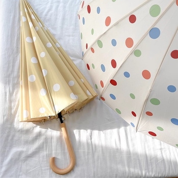 Dvivietis skėtis su ilgu mediniu rankena, 16 rėmų, geležinis rėmas, pusiau automatinis atidarymas, 190T audinys