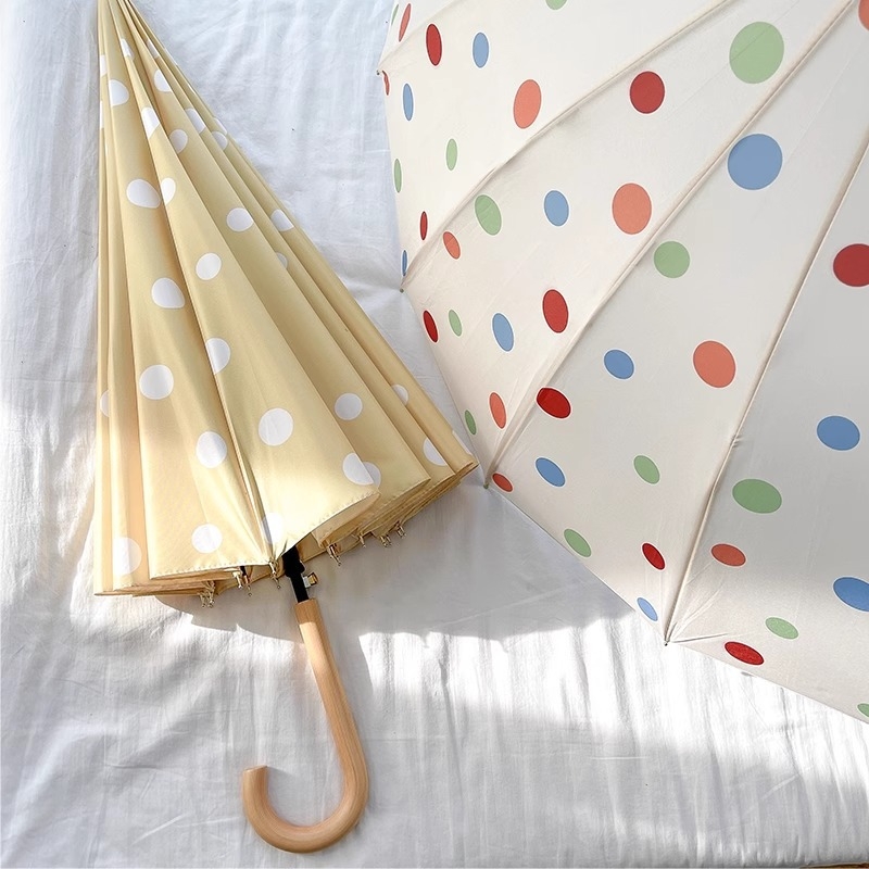 Dvivietis skėtis su ilgu mediniu rankena, 16 rėmų, geležinis rėmas, pusiau automatinis atidarymas, 190T audinys