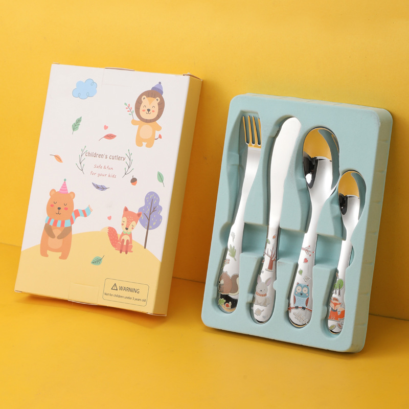 Vaikų stalo įrankių rinkinys (peilis, šakutė ir šaukštas) — 304 nerūdijantis plienas, karikatūrinis raštas, veidrodinis poliravimas, tinkamas vaikams
