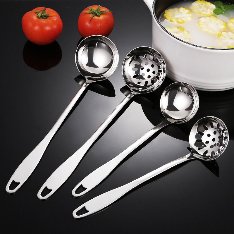 Sriubos šaukštas su įmontuotu sieteliu, sutirštintas 304 nerūdijančio plieno, ilgas kotas, neslidžia rankena, atspari aukštoms temperatūroms