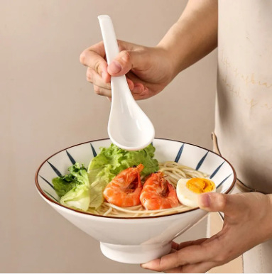 Lingură de supă din ceramică - design modern minimalist, pentru adulți, rezistentă la temperaturi înalte, imprimare de logo disponibil