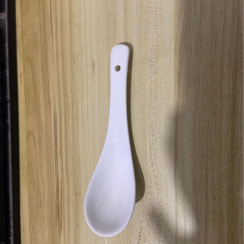 Lingură de supă din ceramică - design modern minimalist, pentru adulți, rezistentă la temperaturi înalte, imprimare de logo disponibil