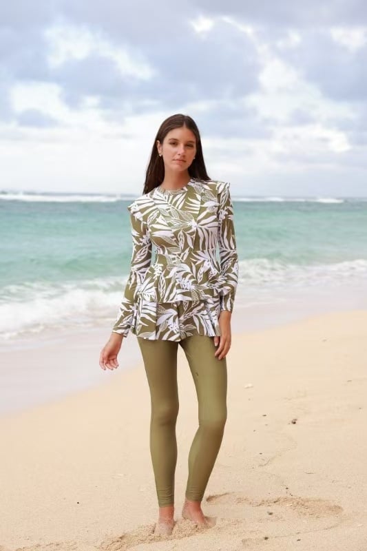 Moterų ilgos rankovėmis maudymosi kostiumėlis, 82% poliesteris, pamušalas 18% poliesterio, svoris 400 g