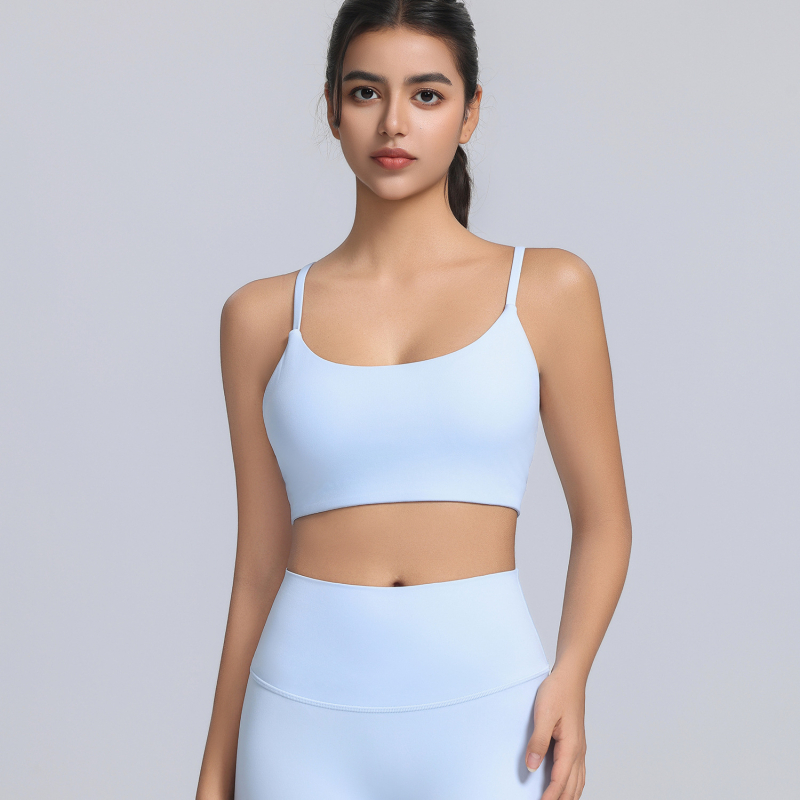 Plonas petnešėlės sportinis biustas su pilnu puodeliu ir plonu formuojamu puodeliu, fiksuotos dvigubos petnešėlės, pagrindinis audinys 80% nailonas/20% spandekso, įdaila: spandeks