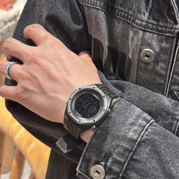 Vīriešu sporta digitālais pulkstenis ar nakts apgaismojumu, signālu, 12/24 stundām, elektronisku kustību, silikona siksna