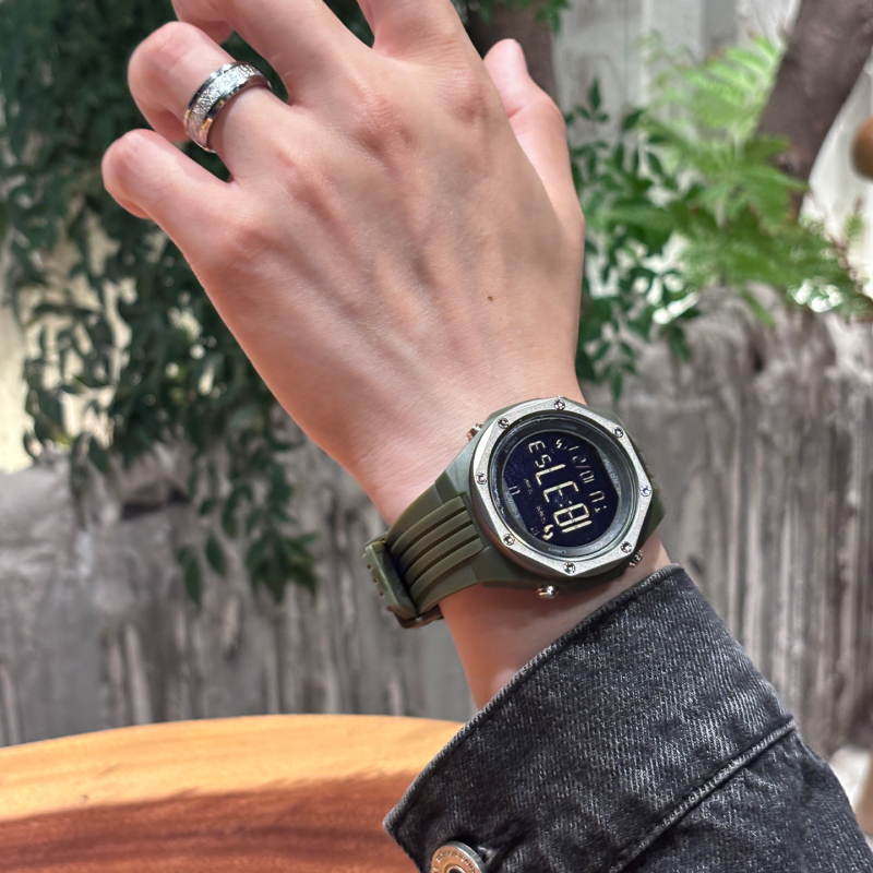 Vīriešu sporta digitālais pulkstenis ar nakts apgaismojumu, signālu, 12/24 stundām, elektronisku kustību, silikona siksna