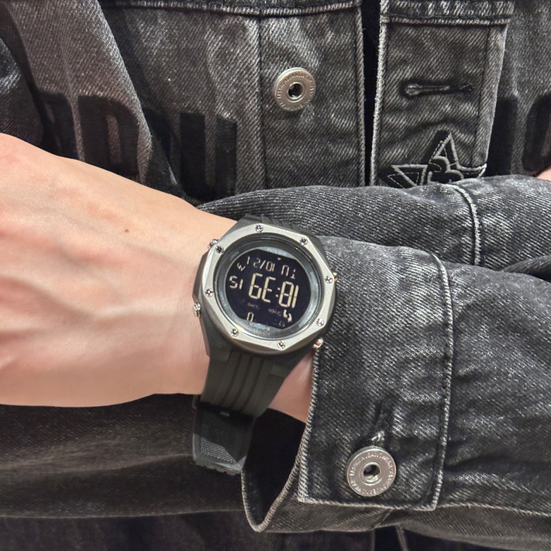 Ceas digital de sport pentru bărbați, cu lumină de noapte, alarmă, 12/24h, mișcare electronică, curea din silicon