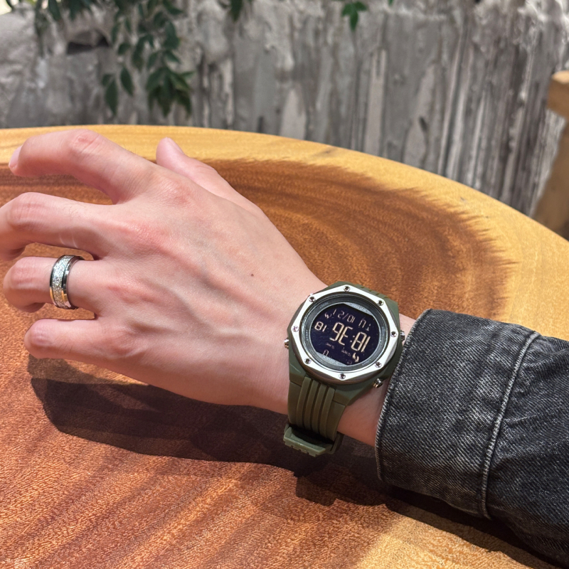 Ceas digital de sport pentru bărbați, cu lumină de noapte, alarmă, 12/24h, mișcare electronică, curea din silicon