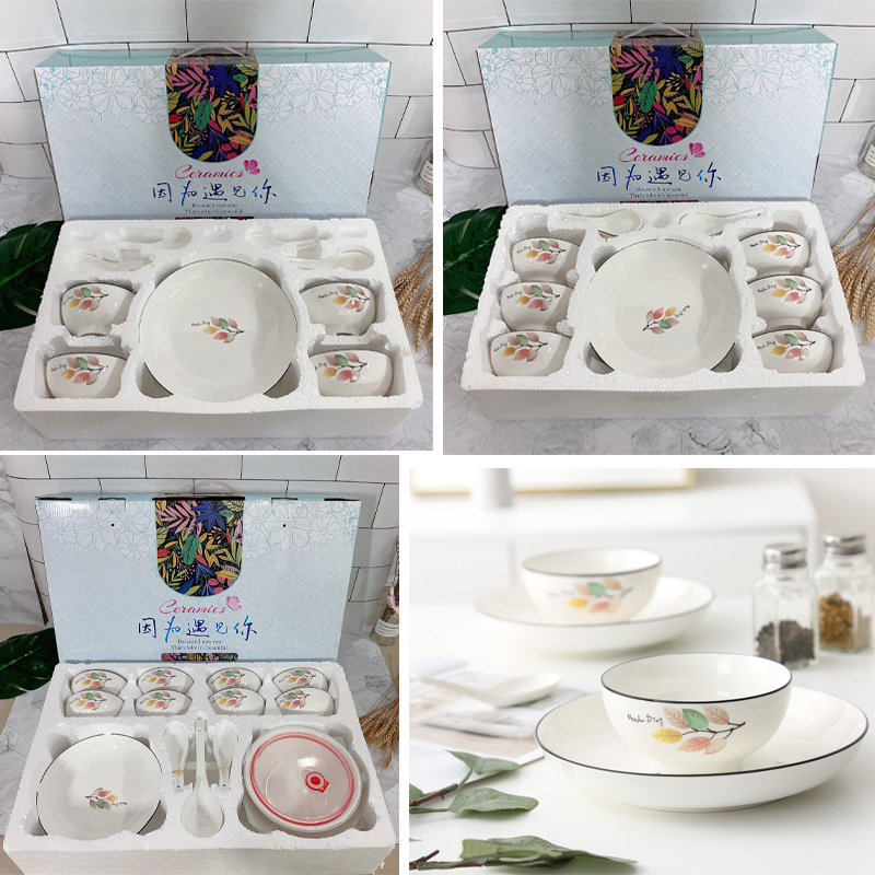 Sada riadu: misky a taniere, porcelán, podglazúrna plocha, prúžkovaný vzor, potlač loga