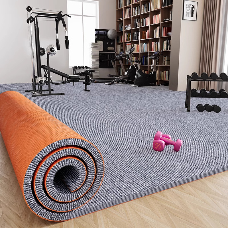 Fitnesz padlómat szigeteléssel és rezgéscsillapítással, poliészter rostból, 5–6 mm vastagság, téglalap alakú, csíkos mintázat, gépi szövésű