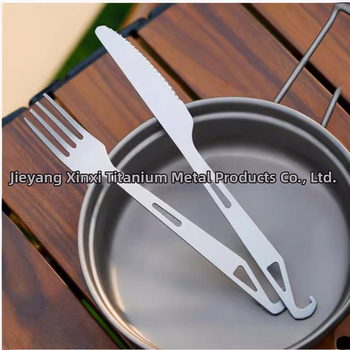 Kempingo įrankiai: 4-in-1 šaukštas sriubai, salotoms, pyragui ir vaisiams su butelių atidarytuvu; grynas titanas, šiuolaikiškas minimalistinis stilius, nešiojamas