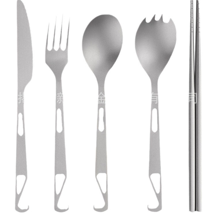 Kamperski pribor: 4-u-1 žlica za juhu, žlica za salatu, vilica za kolač i voće s otvaračem boca; čisti titan, moderan minimalistički stil, prenosan