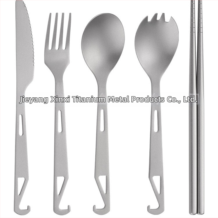 Kempingo įrankiai: 4-in-1 šaukštas sriubai, salotoms, pyragui ir vaisiams su butelių atidarytuvu; grynas titanas, šiuolaikiškas minimalistinis stilius, nešiojamas