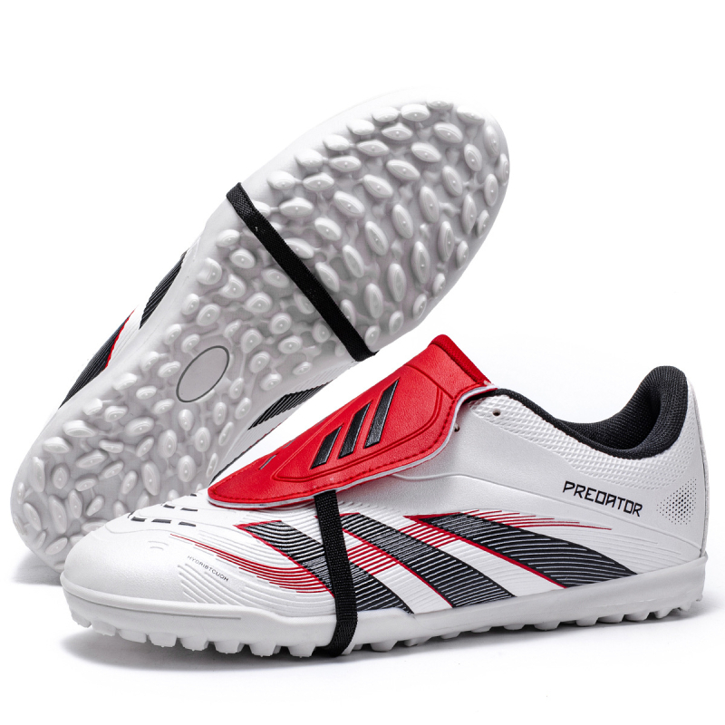 Nogometne tenisice za travu, za treninge i utakmice, bez vezivanja, niski vrh, gornji dio od sintetičke kože, unutarnji dio mreža, potplat od prirodne gume, prozračna tehnologija, pogodne za prirodnu i umjetnu travu.