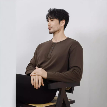 Férfi kereknyakú hosszú ujjú pamutkeverék póló, testhezálló szabású, ősz, casual
