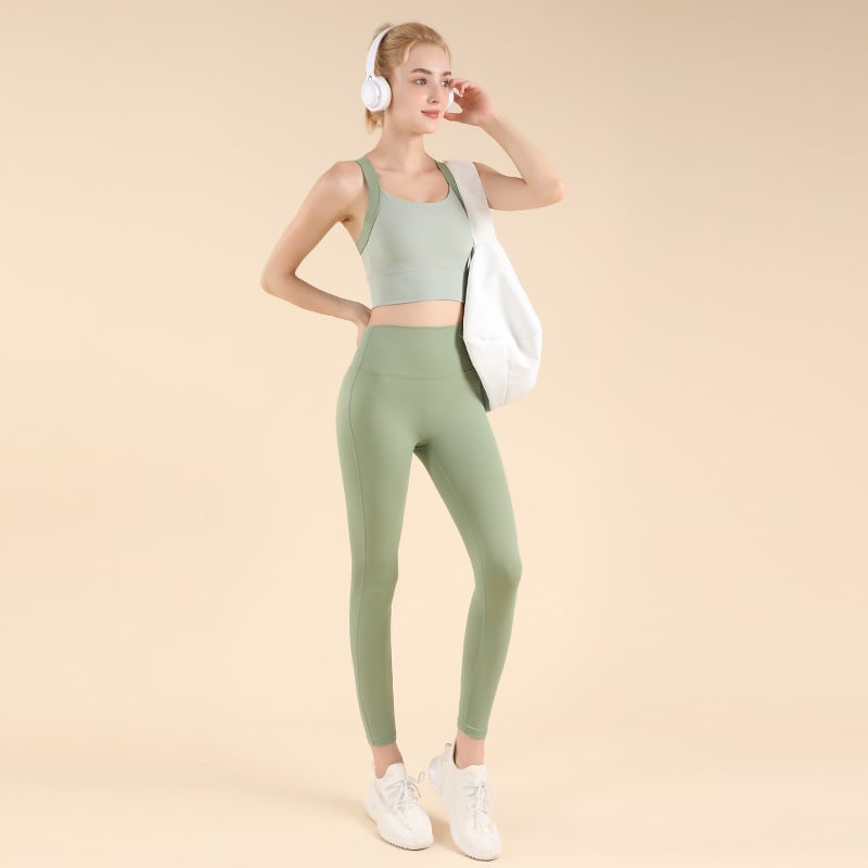 Йога комплект за жени: безръкав топ и тесни нейлонови панталони, с включени подплънки за бюст