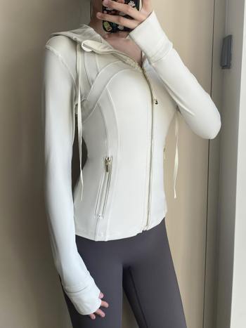 Moteriška gobtuvuotos jogos striukė pavasariui, ilgomis rankovėmis, vienos spalvos raštas, nailonas su 75% Spandex, be pamušalo, skirta jogai ir bėgiojimui