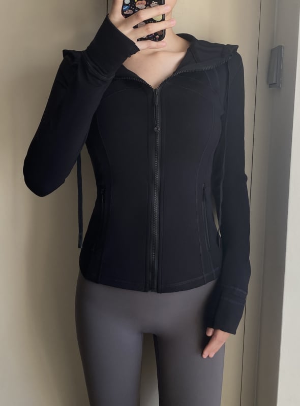 Moteriška gobtuvuotos jogos striukė pavasariui, ilgomis rankovėmis, vienos spalvos raštas, nailonas su 75% Spandex, be pamušalo, skirta jogai ir bėgiojimui